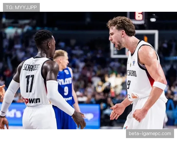 在NBA和FIBA比赛中，防守三秒违例是如何判罚的？